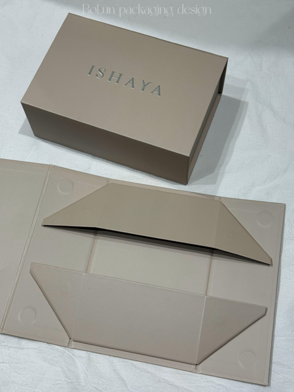 Foldable Magnetic Paper Packaging Box 0 Foldable-Magnetic-Paper-Packaging-Box-with-embossed-logo-scaled.