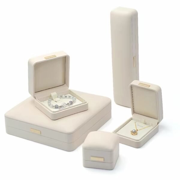 boutique-pearl-jewelry-gift-box