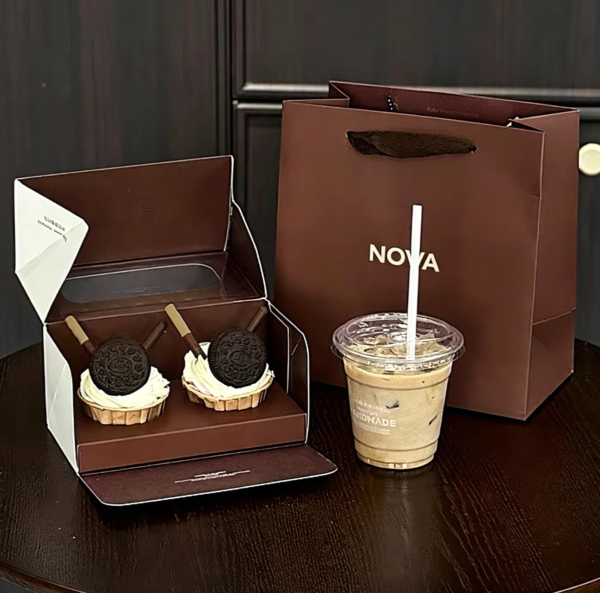 Wholesale food safe 2 cupcake packaging box with pre-shaped inner tray to protect cream pastries